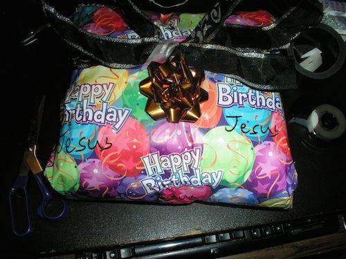 Funny Gift Wrapping 3