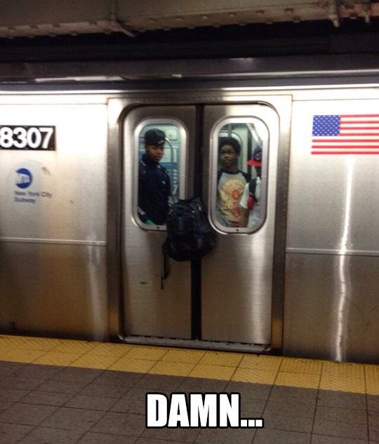funny-subway-backpack-trapped-doors-1